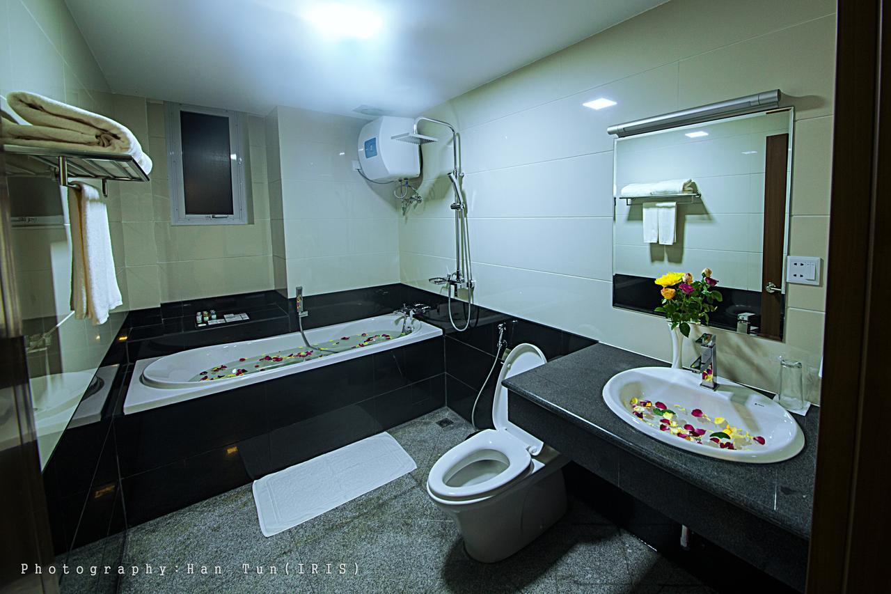 Ngwe Moe Hotel Mulmejn Zewnętrze zdjęcie