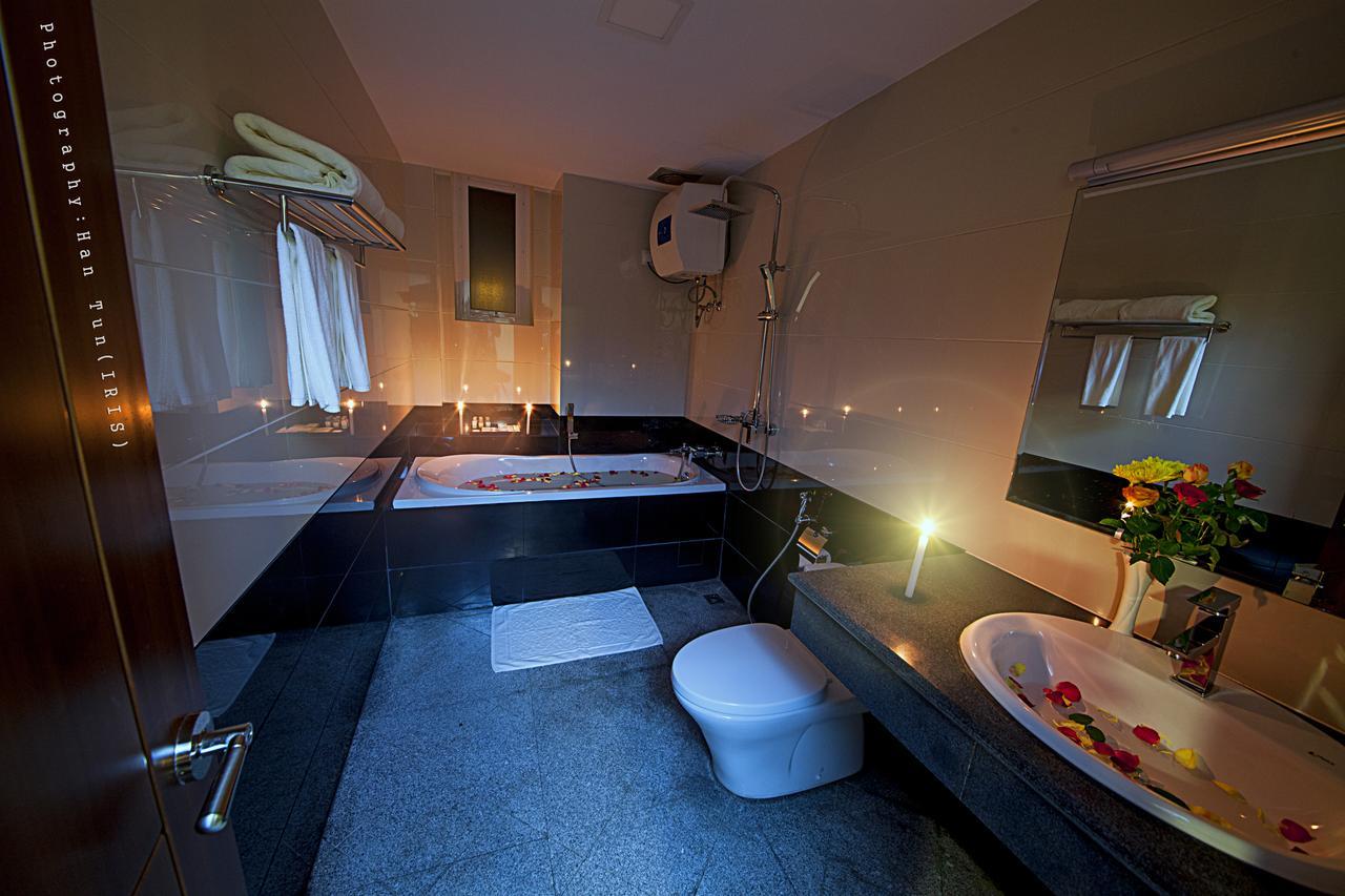 Ngwe Moe Hotel Mulmejn Zewnętrze zdjęcie