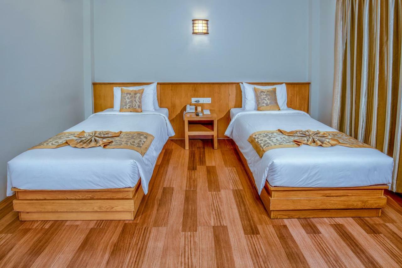 Ngwe Moe Hotel Mulmejn Zewnętrze zdjęcie