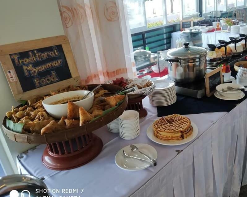 Ngwe Moe Hotel Mulmejn Zewnętrze zdjęcie
